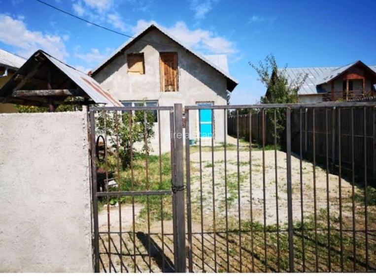Casa de vanzare in zona liniștiita - 10