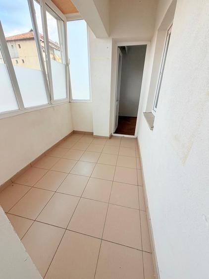 Apartament 2 camere, etaj 1, boxa, parcare - 68.000E