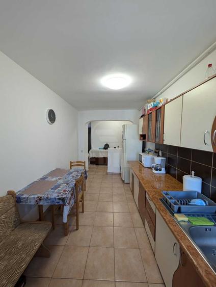 Apartament de 2 camere decomandat, zona Eroilor