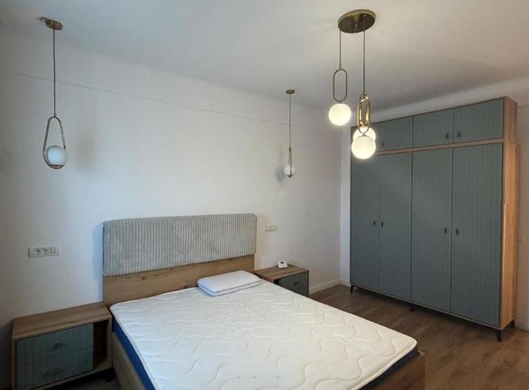 Apartament 3 Camere,Universitate,Metrou,et.5/8,Amenajat,mobilat,complet