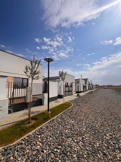 Comision 0%. Duplex spatios 120 mp. Panouri solare.  380 mp teren.  La cheie.