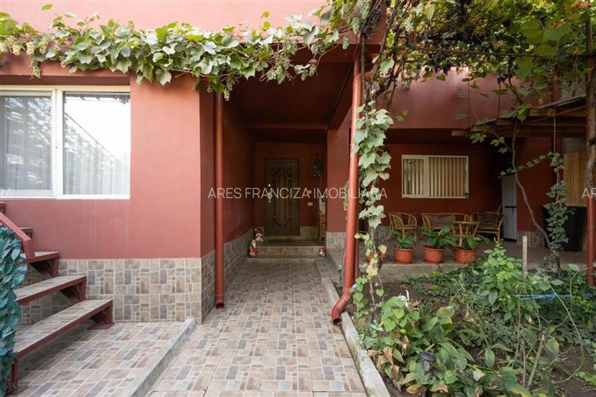 23 AUGUST -  BD. BASARABIA,7 CAMERE,201 MP,AN 2015,TEREN 187 MP - 40