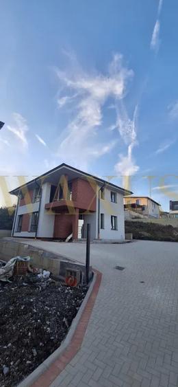 Proiect nou!!! 2 case individuale, Dezmir