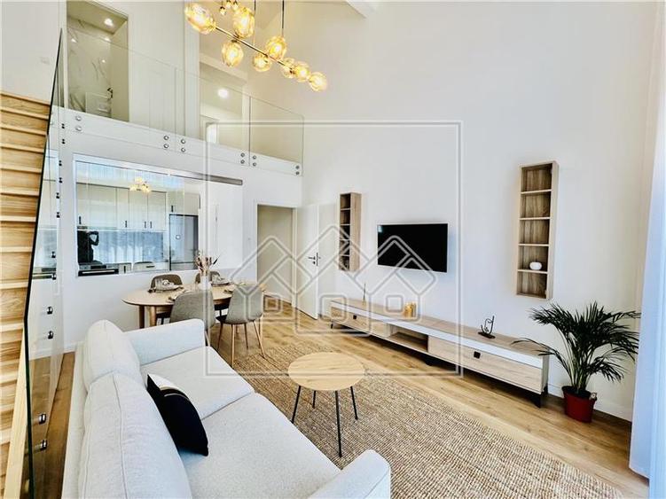 Penthouse cu 4 camere si balcon - 2 bai, intabulat