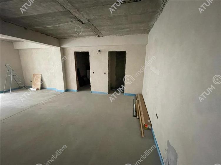 Spatiu comercial cu vitrina loc parcare in Turnisor Sibiu