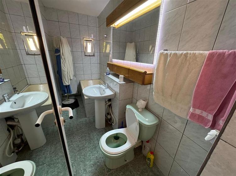 Apartament 2 camere, 54mp, etaj 4 cu acoperis - Central -