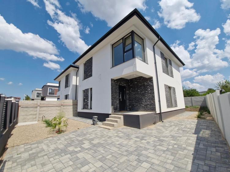 Vila lux, str Pădurii-Lebada, 5 camere, 3 bai, curent 380 kw, COMISION 0padurii