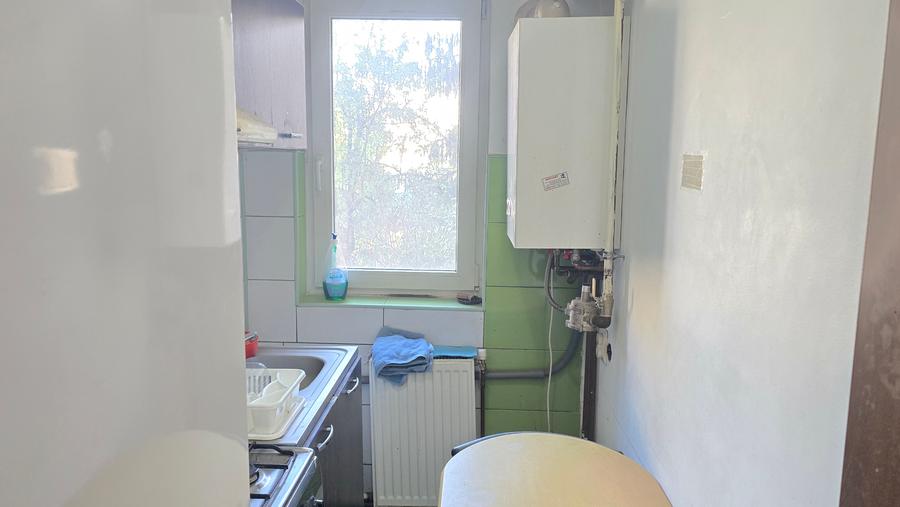 Inchiriez apartament cu 2 camere in Deva, zona Dacia, etaj 1,