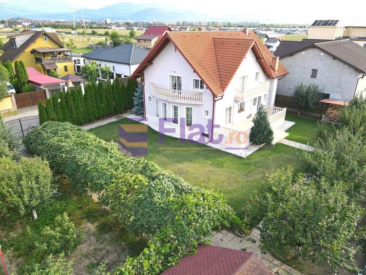 Casă spațioasă și elegantă cu teren – Sânpetru