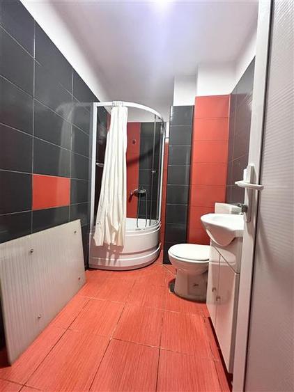 Pensiune 15 camere in a Doua Linie la Mare, zona Pescaria lui Matei