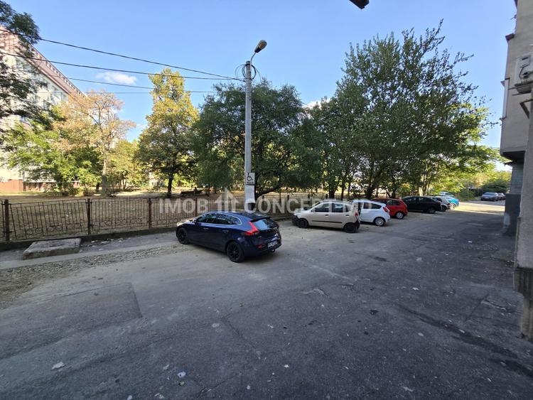 VANZARE SPATIU COMERCIAL -Parter, in zona 9 Mai