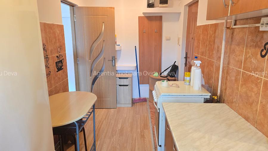Vand apartament 2 camere semidecomandat in Deva, zona Micro 15, situat pe mijloc - 5