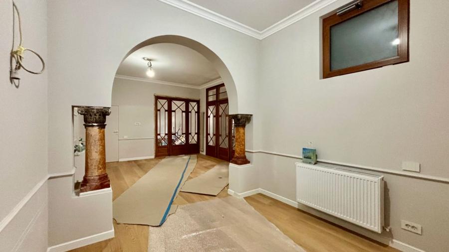 De vanzare apartament 4 camere Lascar Catargiu-Povernei, intrare exclusiva!