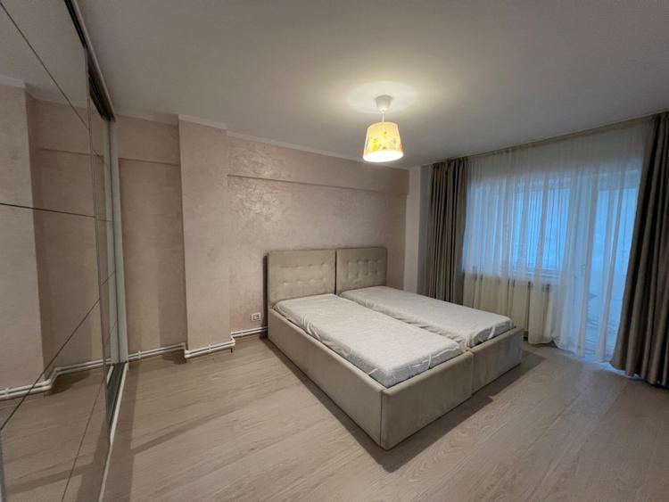 E3, 3 camere 100 mp, mobilat si renovat modern centrala, termica