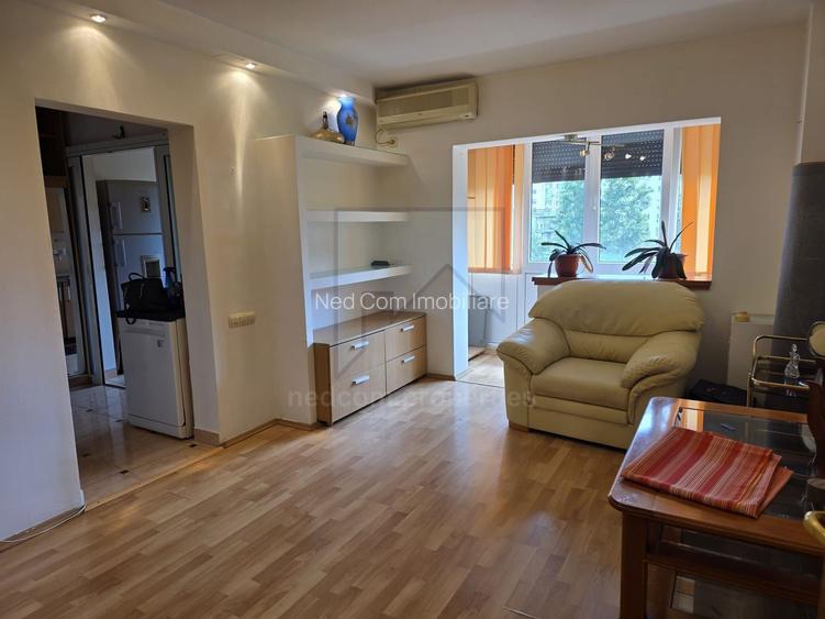 Vanzare apartament 2 camere Lizeanu - 2