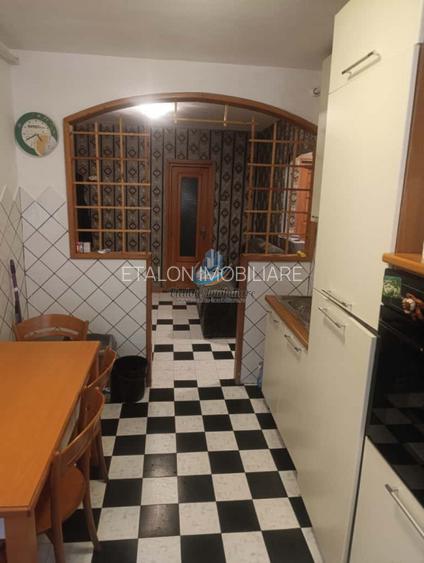 Apartament 3 camere decomandat, hol spatios, zona Mall Precista - 4