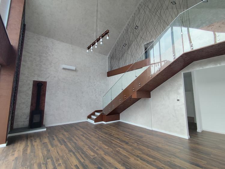 Casa cu etaj 4 cam, 4 bai , 500mp teren COD 158124
