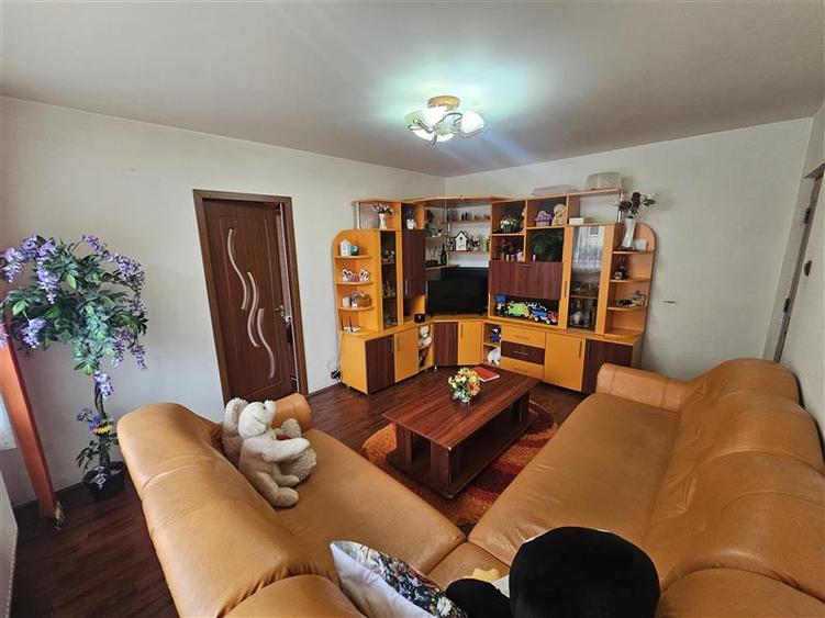Resita, 2 Cam. Mobilat+Utilat, Micro 2