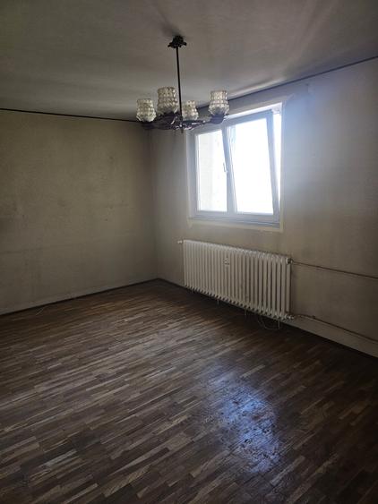 Bucur Obor - 7/10 - bloc mixt 1974, reabilitat, decomandata, balcon, 59900 €