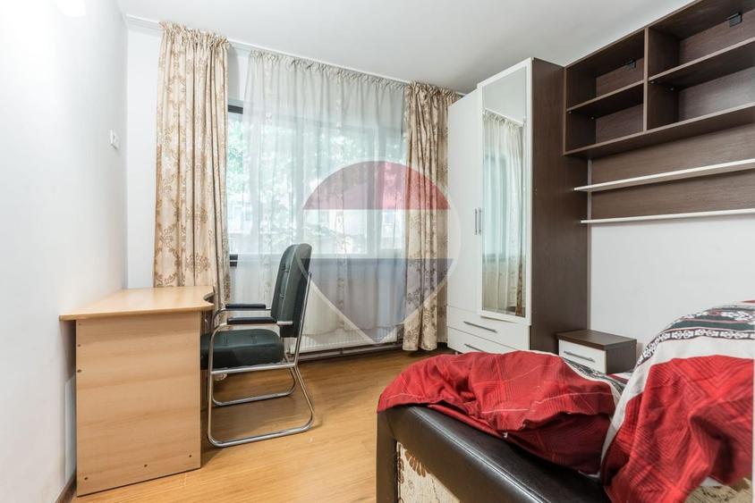 Apartament 3 camere , Podu Pos, Decomandat