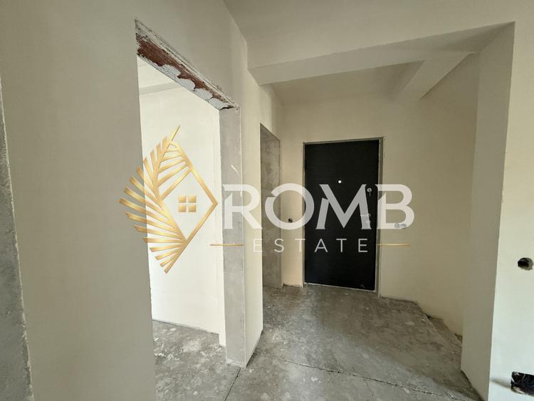 Apartament pe două niveluri, 60 mp, teren 360 mp, zona Edgar Quinet