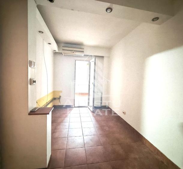 Apartament de vanzare cu 2 camere, decomandat, centrala proprie, Torontalului - 6