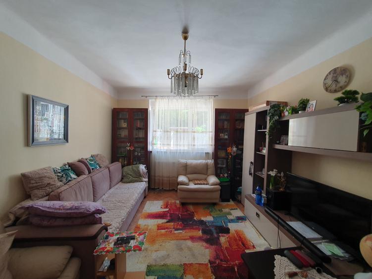 Sitei, casa singur in curte, teren 280 mp, 260000 euro, fara comision