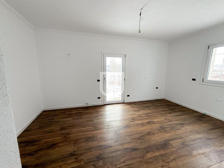 Casă S+P+E, 320 mp utili, teren 2.650 mp – zona Aurel Vlaicu, Suceava