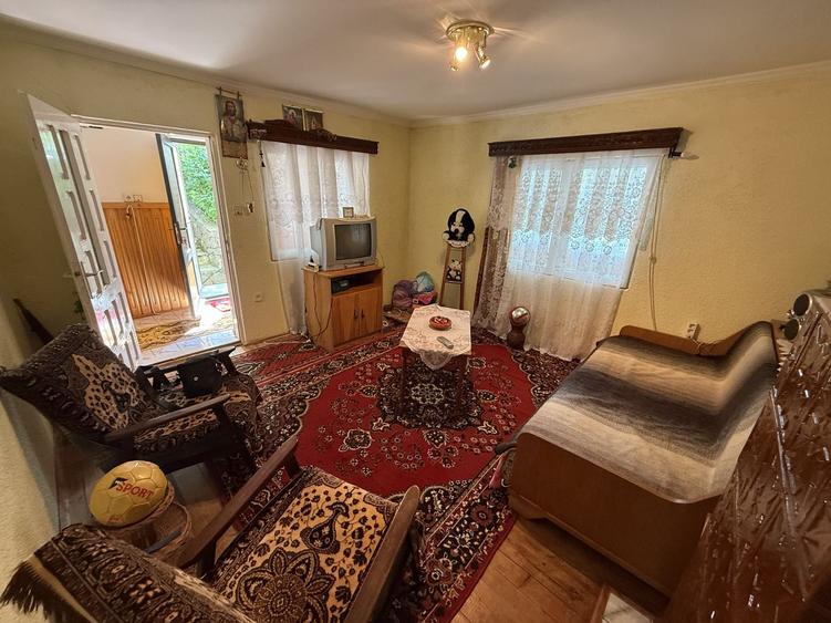 Casă parter+mansarda 80 mp+ teren intravilan 476 mp Sotrile Prahova !