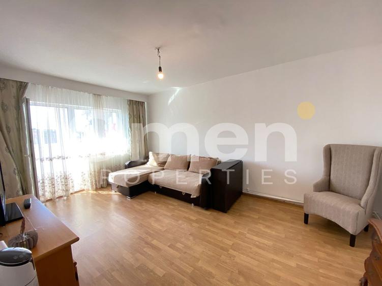 Apartament spatios cu 4 camere decoamndat, zona Republicii