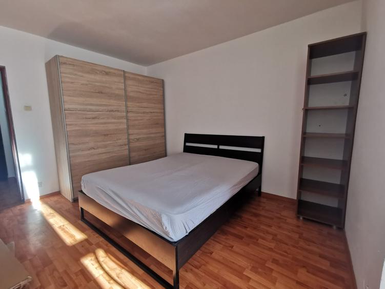 Dristor, garsoniera, 1 minut metrou, 320 euro