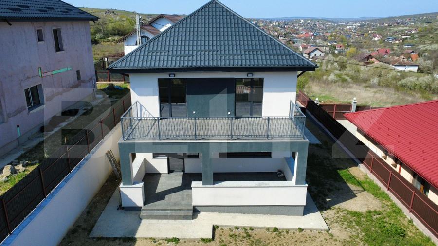 Vilă 135 mp, teren 450 mp, priveliște panoramică spre oraș, zona Bârnova