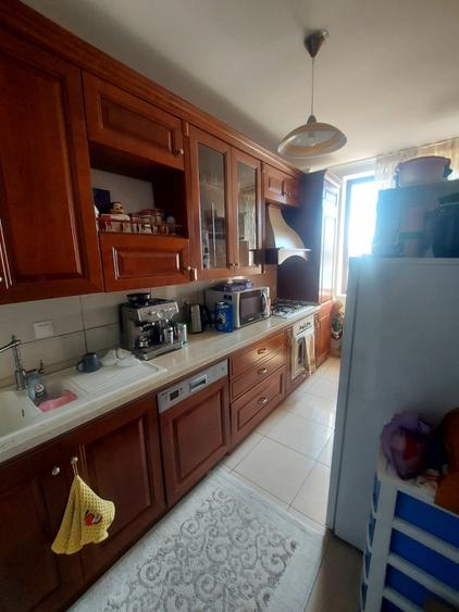Apartament -5 camere -decomandat-Zona Fundeni