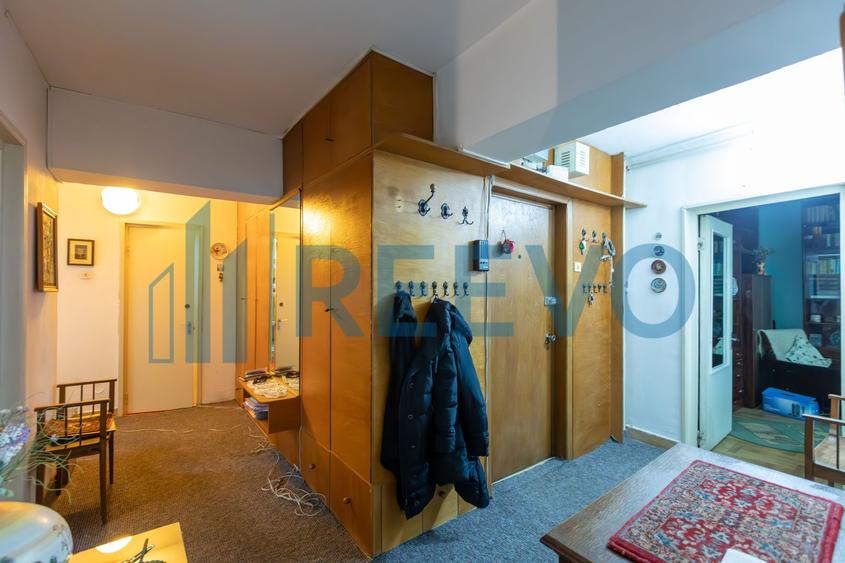 Apartament 4 camere, et. 1, str. 9 Mai, Bacău