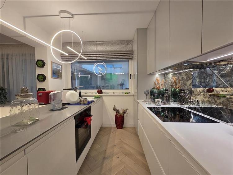 Apartament premium cu amenajare designer de inchiriat in Green Valley Noua
