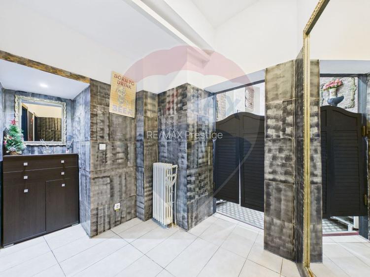 Investitie in centru vechi - spatiu comercial de vanzare - 6
