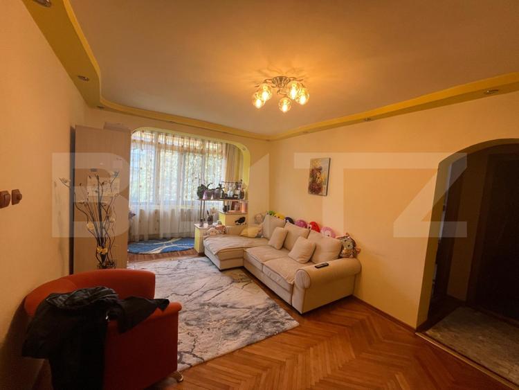 Apartament 3 camere de inchiriat, parcare, zona Unirii