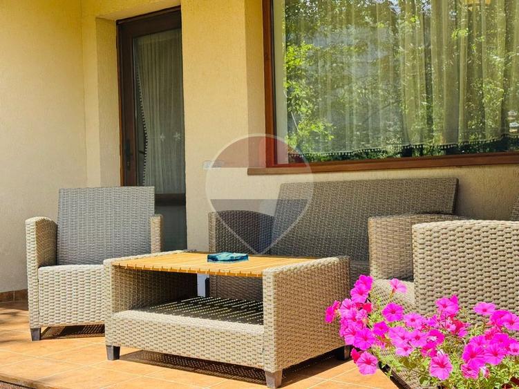 Vilă cu 5 camere de vânzare si 4 bungalow-uri Sacele, Brasov.