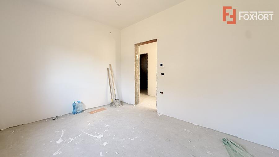 Duplex de vanzare pe parter, 3 camere - Mosnita Veche - Centru