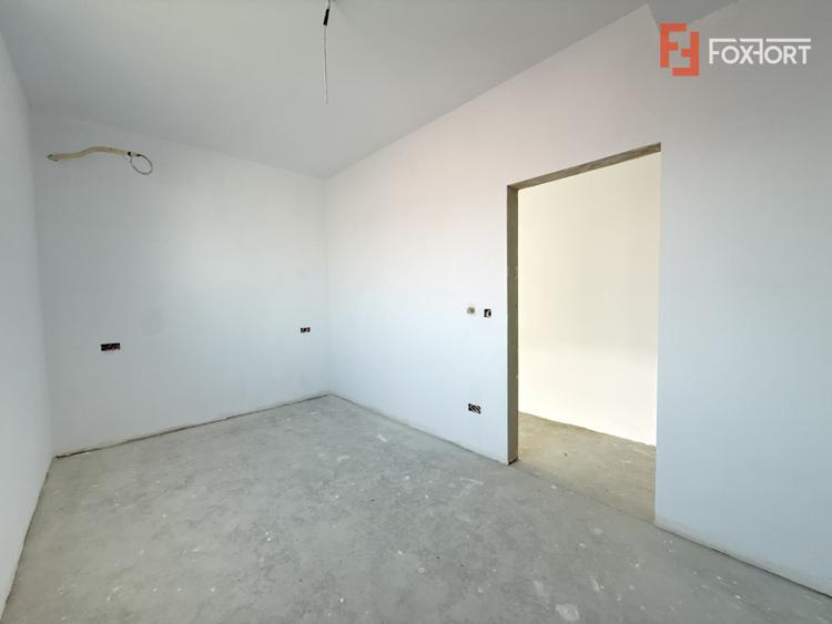 Duplex 4 camere situat la drum asfaltat, in Sacalaz