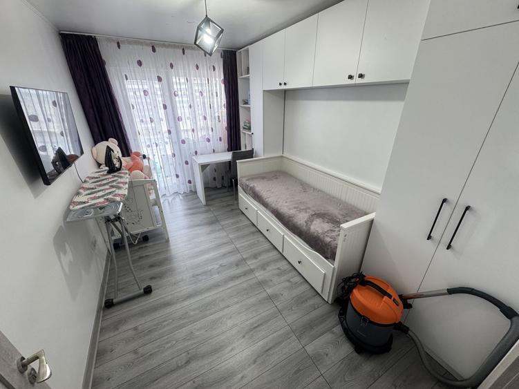 Apartament 3 camere zona Km 4 5 Renovat cu Centrala