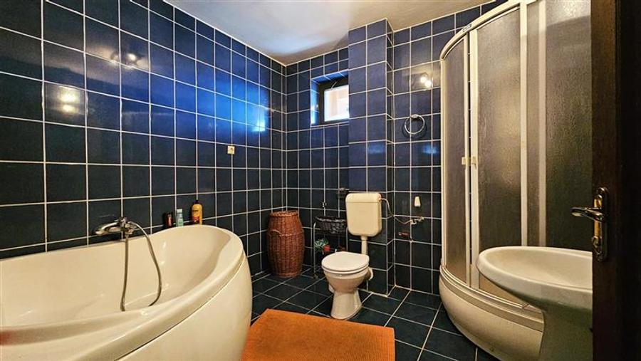 COMISION 0% CASA cu piscina pentru 2 familii Braytim Gospodarilor