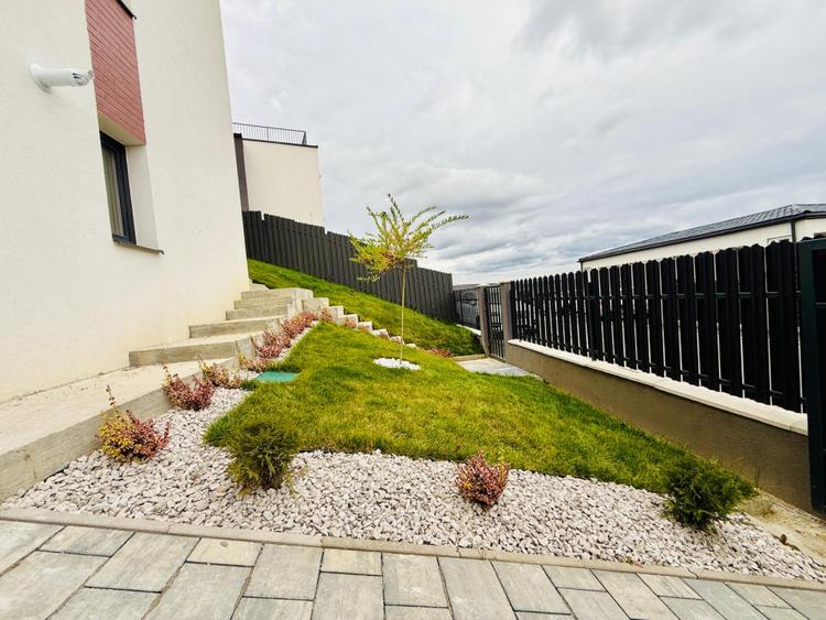 Duplex semifnisat, 202 mp utili, teren 261, panorama, zona strazii Teilor!