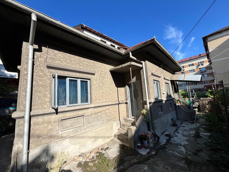 Casă +Teren Rm. Vâlcea str. N. Bălcescu