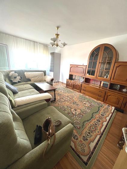 Apartament 3 camere 68mp Bradet -garaj langa bloc Pret 88.000eur neg - 3