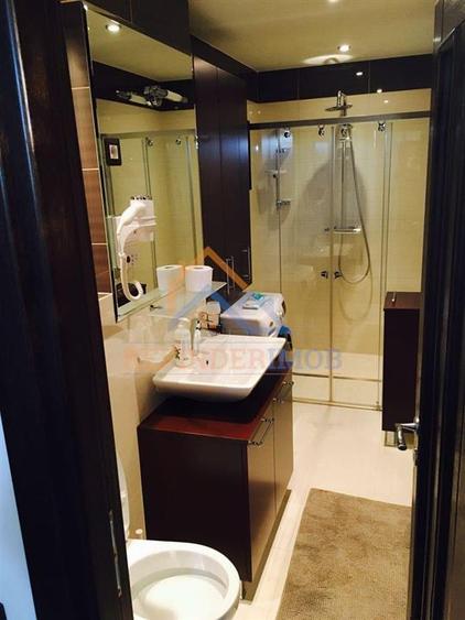Apartament 2 camere Blv Unirii vedere catre bulevard etaj intermediar