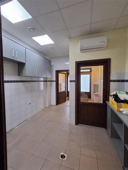 SPATIU COMERCIAL DE INCHIARIAT ZONA DE SUS ONESTI