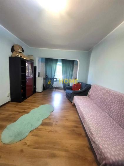 Apartament 2 Camere, Decomandat, etaj 2 din 3