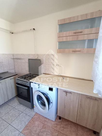 Apartament cu 2 camere de închiriat- zona Blv. Victor Babes