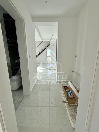 Penthouse cu scara interioara deosebita, 3 camere si 2 bai langa Lidl.